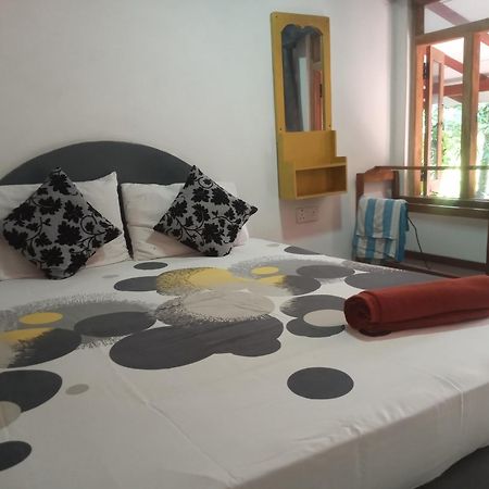 Angry Birds Homestay Habarana Exterior photo